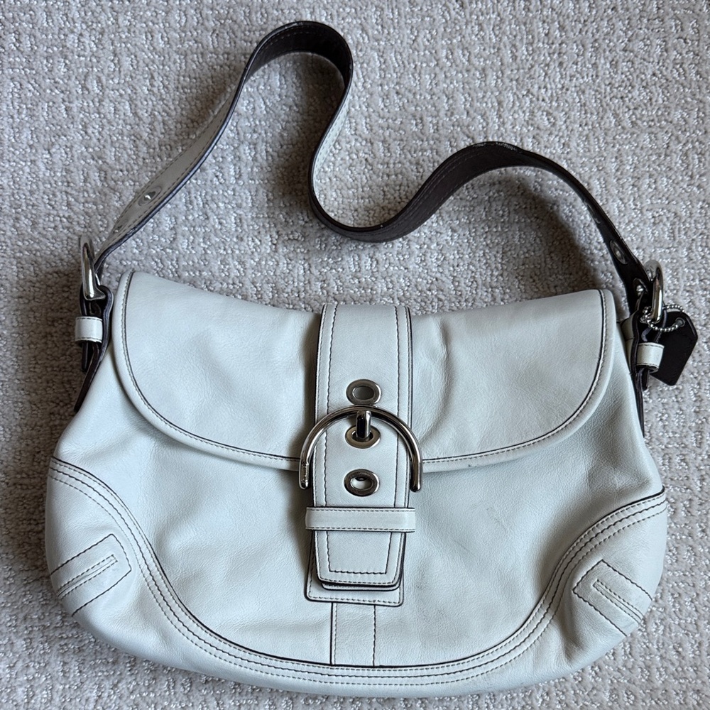 Elegant Cream Leather Shoulder Bag